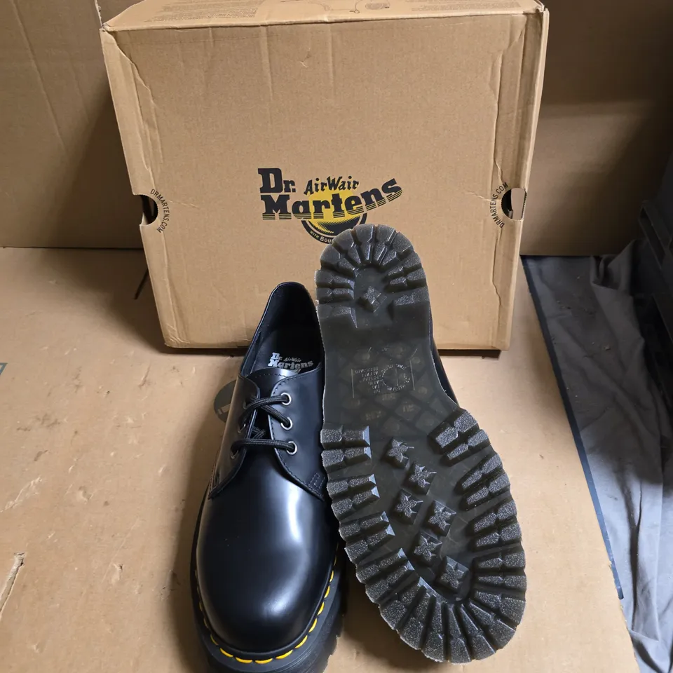 DR. MARTENS BLACK LEATHER SHOES – AIRWAIR - UK SIZE 9.5