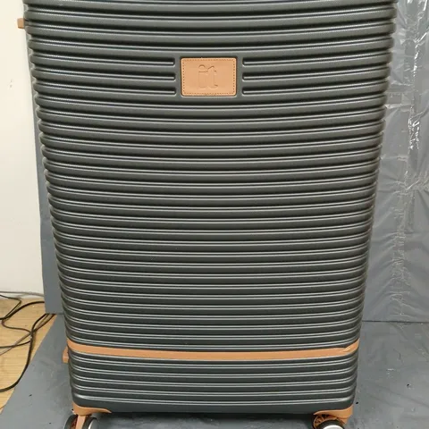 IT LUGGAGE REPLICATING LARGE CHARCOAL EXPANDABLE SUITCASE SET