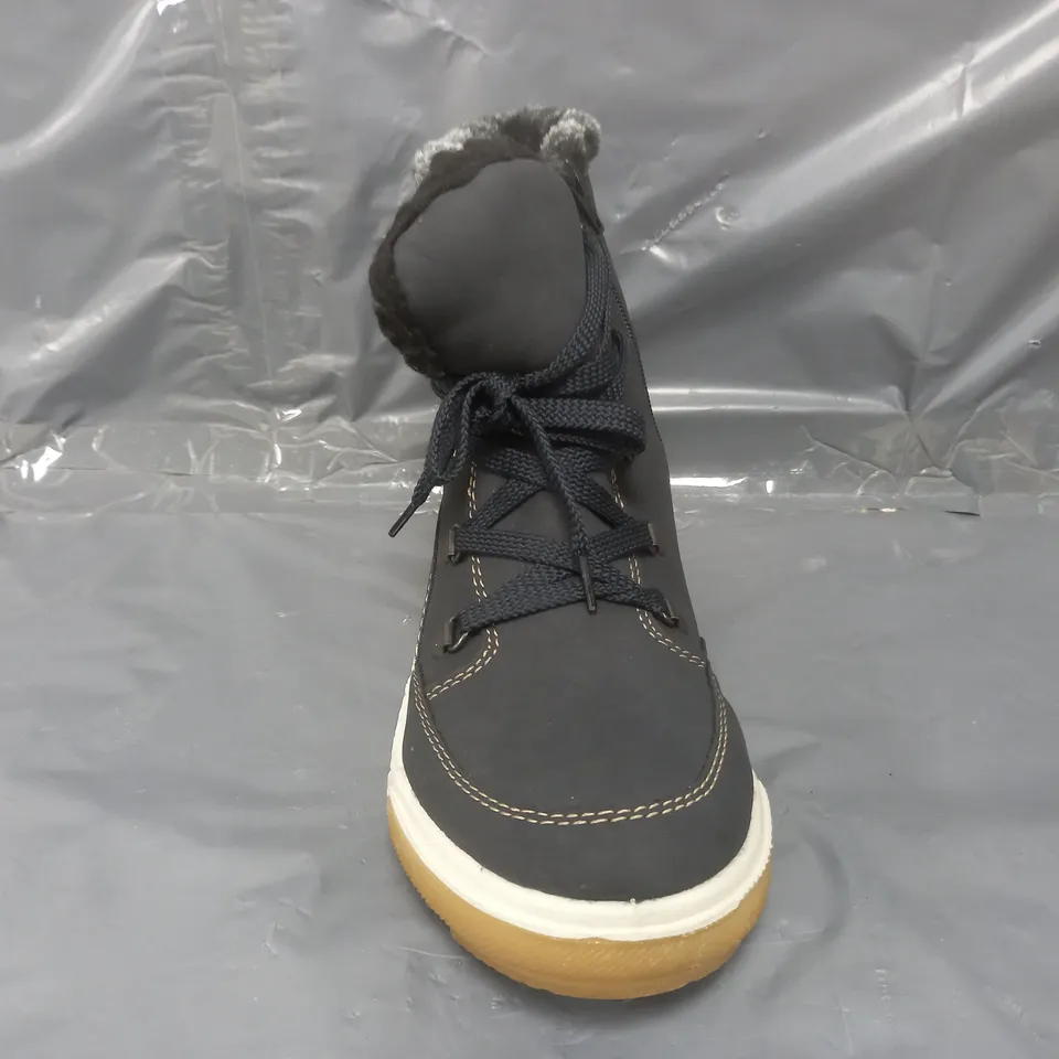 RIEKER WATER RESISTANT WARM LINED HIKING LACE UP BOOT- NAVY SIZE 6.5