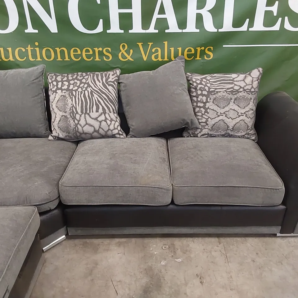 DESIGNER FABRIC UPHOLSTERED CORNER SOFA - BLACK/GREY