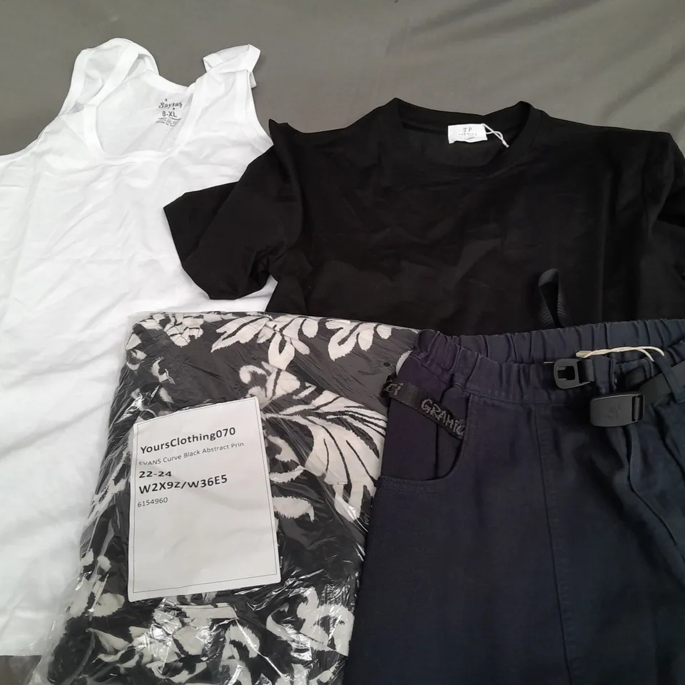 APPROXIMATELY 25 ASSORTED CLOTHING ITEMS IN VARIOUS SIZES TO INCLUDE - PANTS, TOPS, VEST, ETC