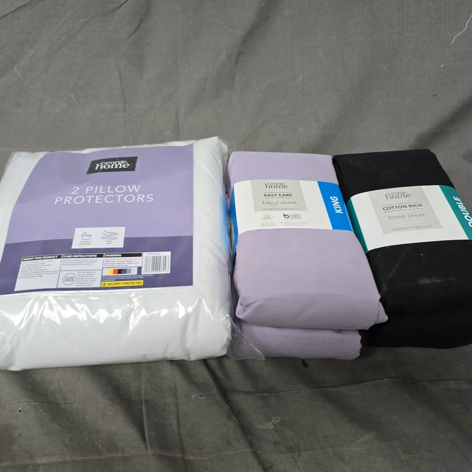 APPROXIMATELY 20 ASSORTED BEDDING ITEMS TO INCLUDE PILLOW PROTECTORS, FITTED SHEETS - COLLECTION ONLY 