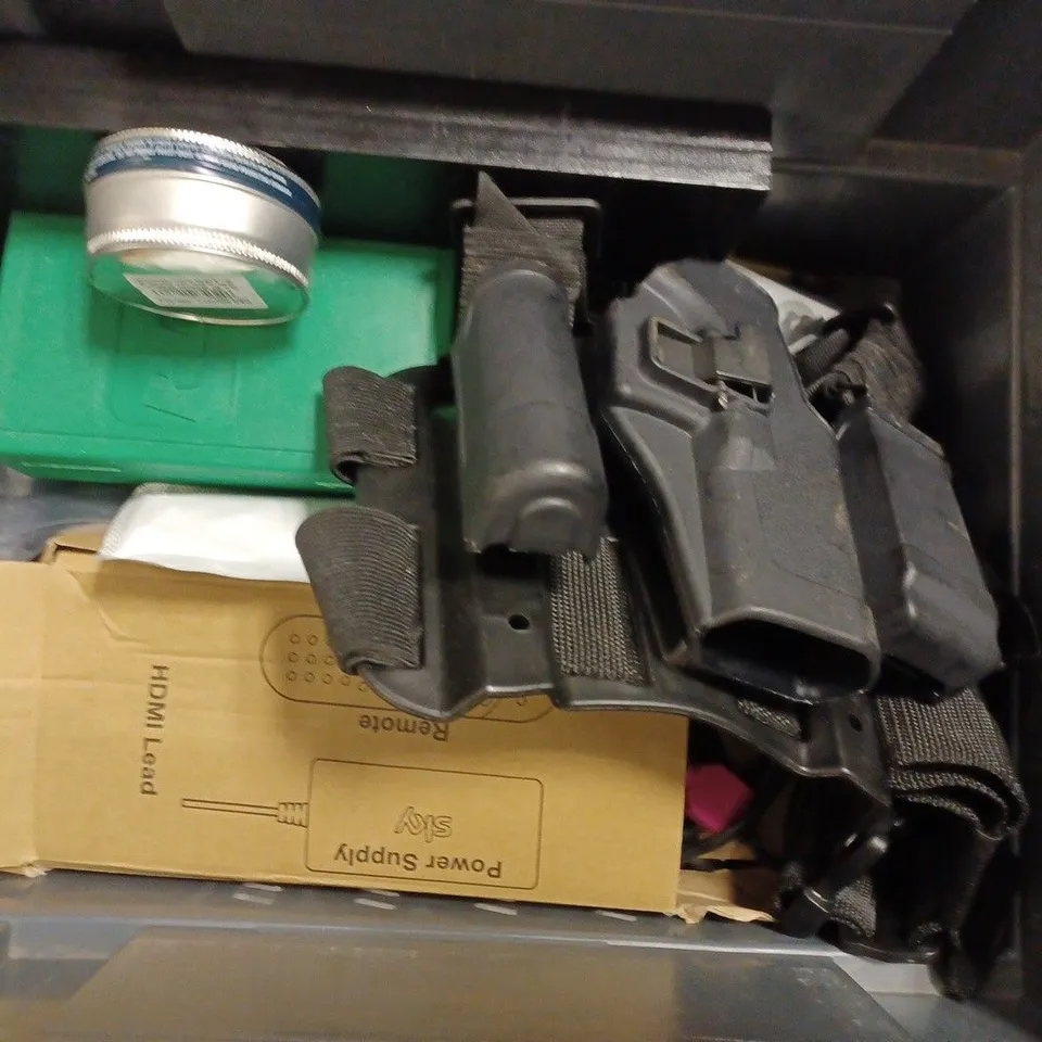 BOX OF APPROX 12 ASSORTED ITEMS TO INCLUDE - PS4 STAR WARS JEDI FALLEN ORDER - CEARMED CBD OIL - GERBER PARAFRAME MINI CLIP FOLDING KNIFE ECT 