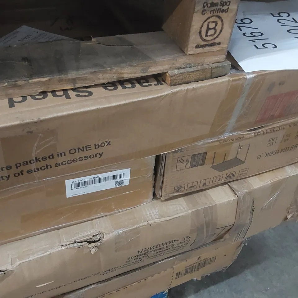 PALLET CONTAINING A VERY LARGE QUANTITY OF ASSORTED GARDEN PERGOLAS AND RELATED ITEMS ECT