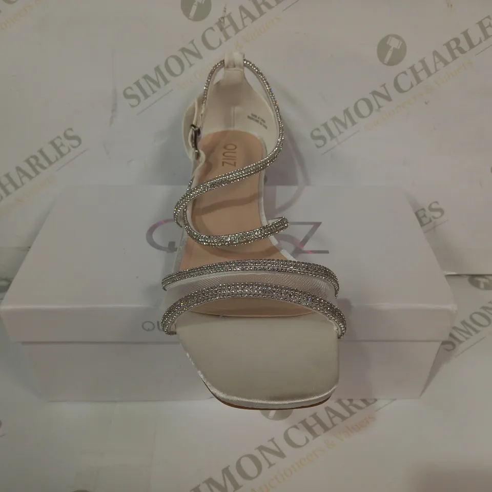 BOXED PAIR OF QUIZ OPEN TOE STRAPPY SANDALS IN SATIN WHITE W. JEWEL EFFECT SIZE 8