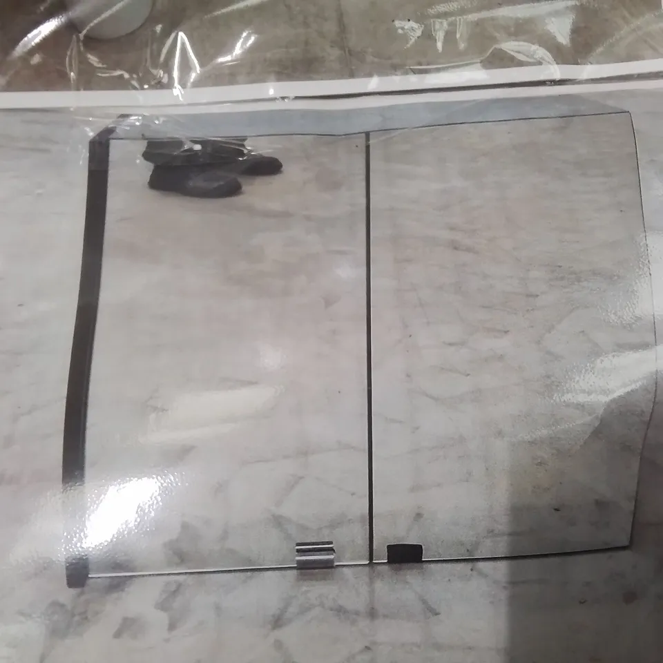 PALLET OF ASSORTED BATHROOM CABINETS AND FITTINGS