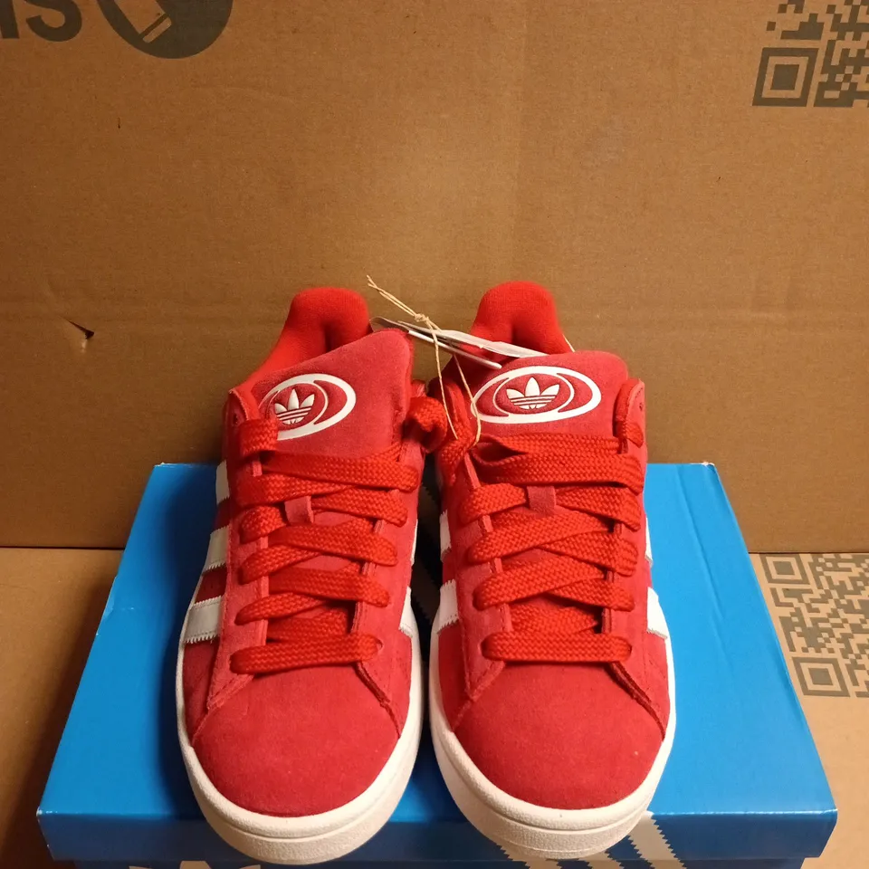 BOXED PAIR OF ADIDAS CAMPUS 00S J KIDS SNEAKERS – RED, UK 3