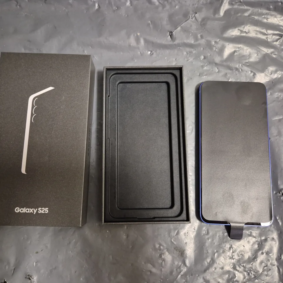 BOXED SAMSUNG GALAXY S25 256GB IN NAVY - SM-S931B