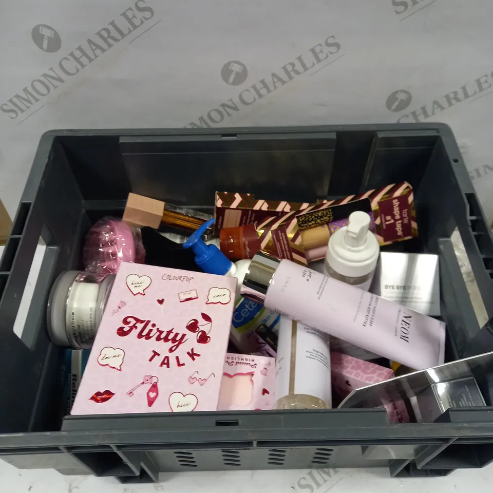 LOT TO CONTAIN APPROXIMATELY 30 ASSORTED WOMEN'S HEALTHCARE AND BEAUTY PRODUCTS, INCLUDES FOUNDATION, BODY BUTTER & HAND WASH 