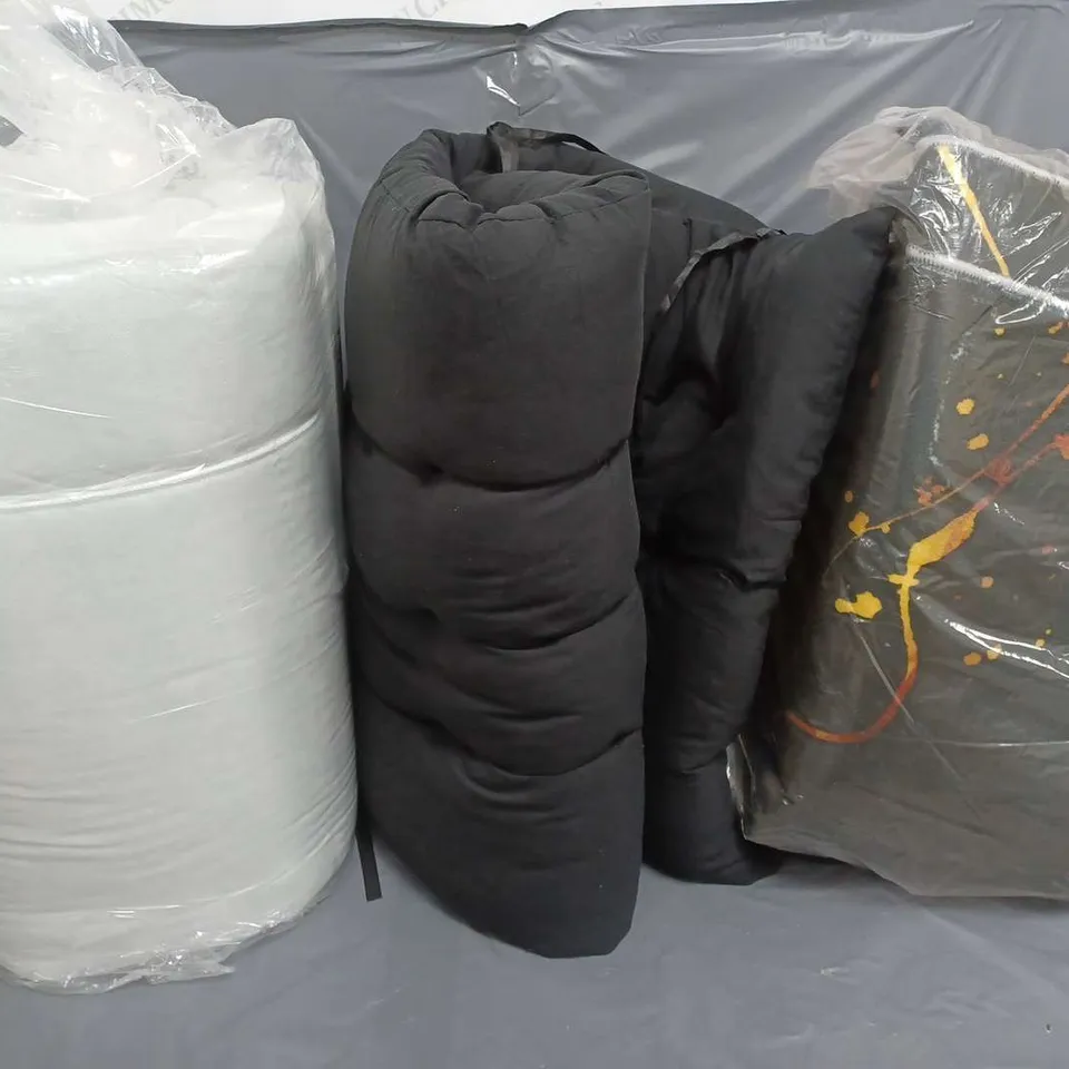 APPROXIMATELY 4 ASSORTED BEDDING PRODUCTS TO INCLUDE SINGLE DUVET 