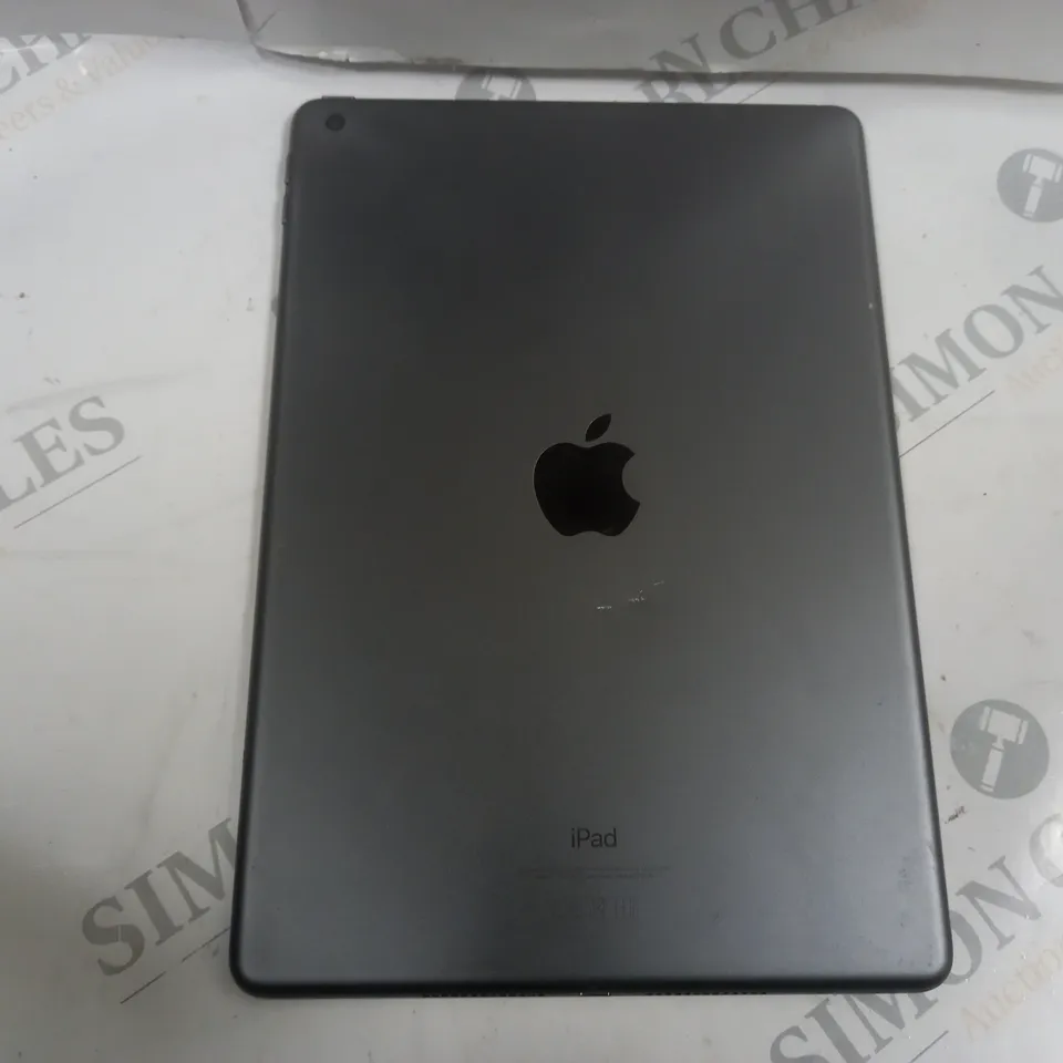 APPLE IPAD 10.2 A2197 IN SILVER