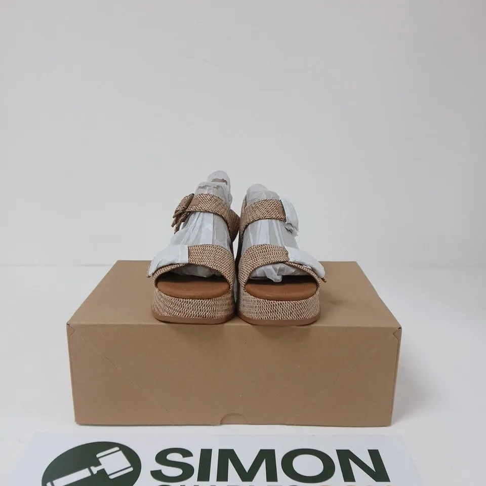 BLOWFISH MALIBU NATURAL MAGICAL REGULAR FIT SLINGBACKS – SIZE 5
