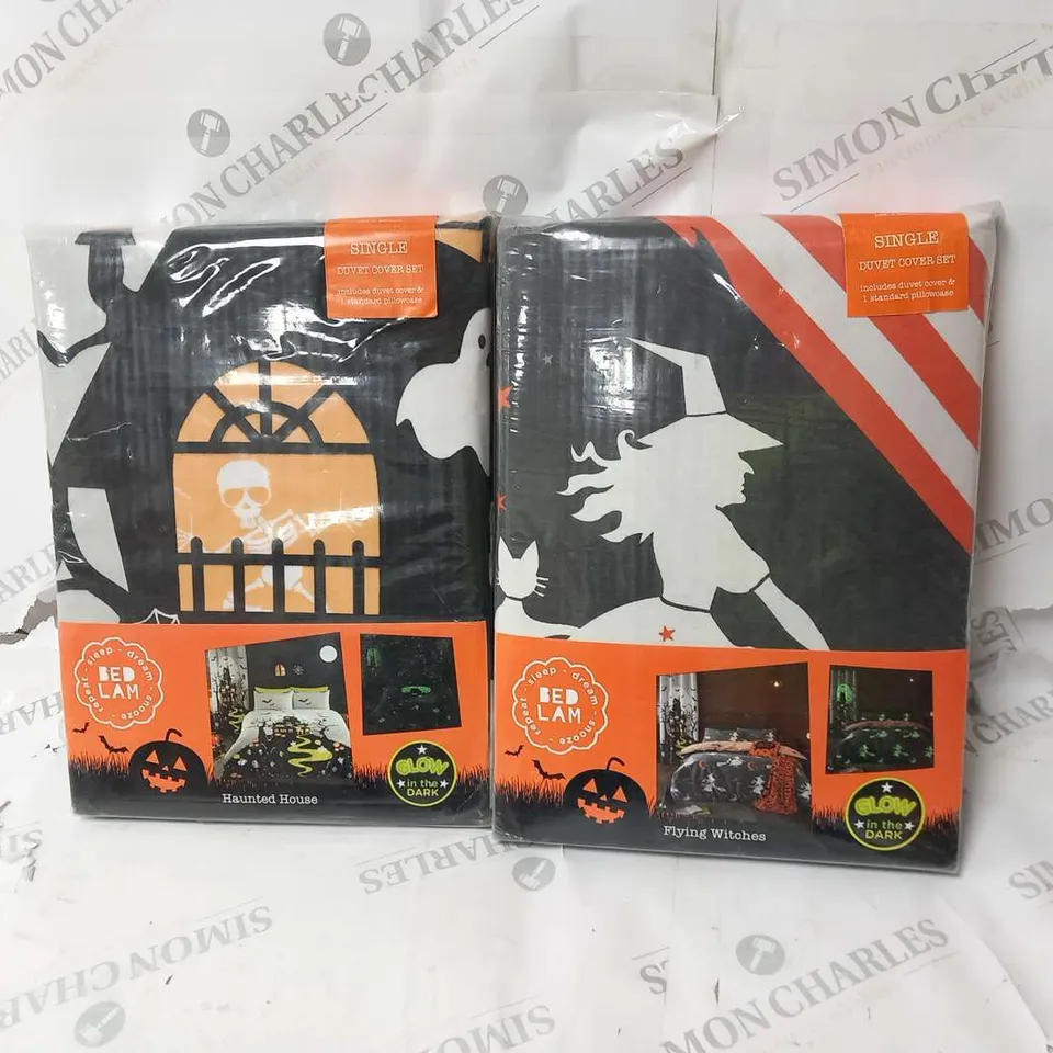 LARGE BOX OF ASSORTED HALLOWEEN PRODUCTS TO INCLUDE; 8 BRAND NEW BOXED HOME HALLOWEEN KITS, 2 ASSORTED SETS OF HALLOWEEN DUVET COVERS AND FLEECE THROW