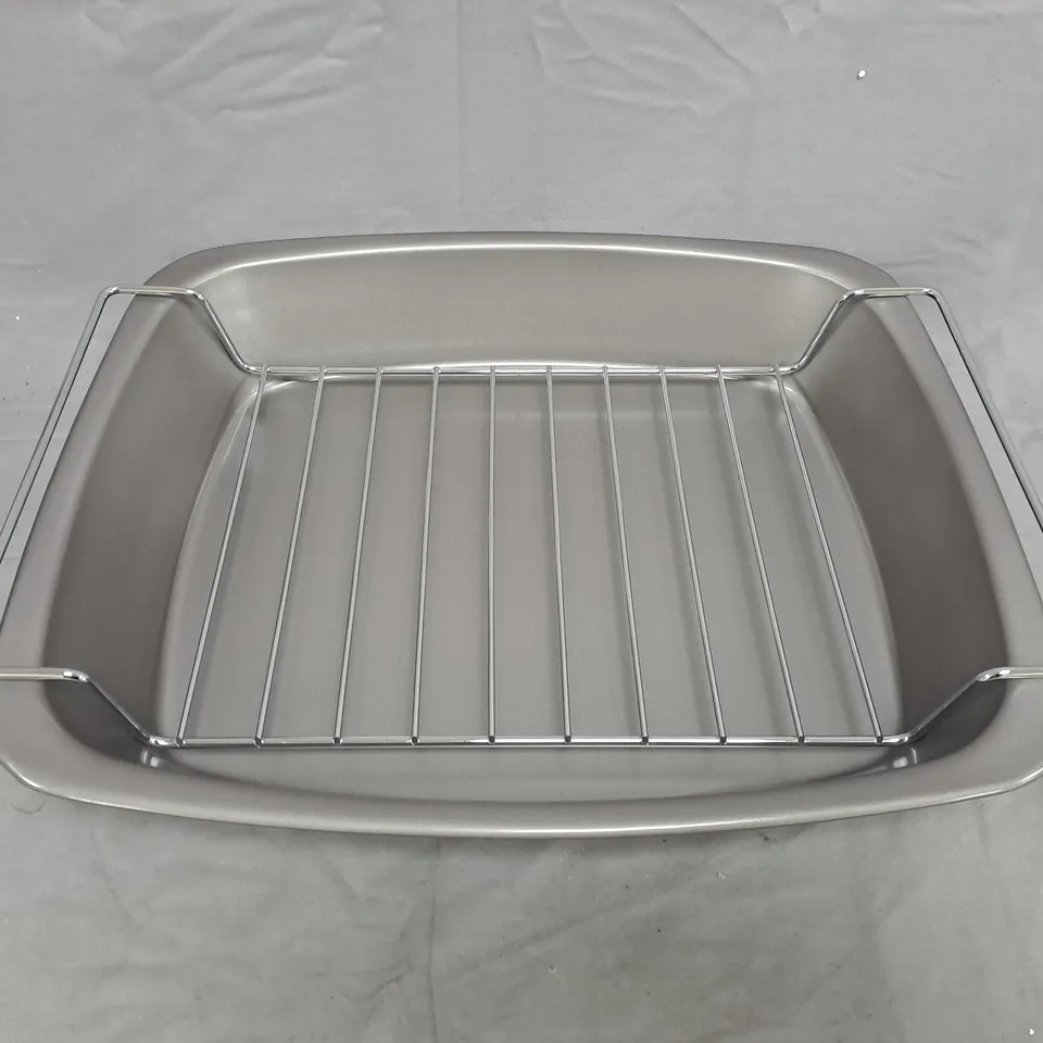 STAINLESS STEEL ROASTING PAN WITH CHROME WIRE RACK 