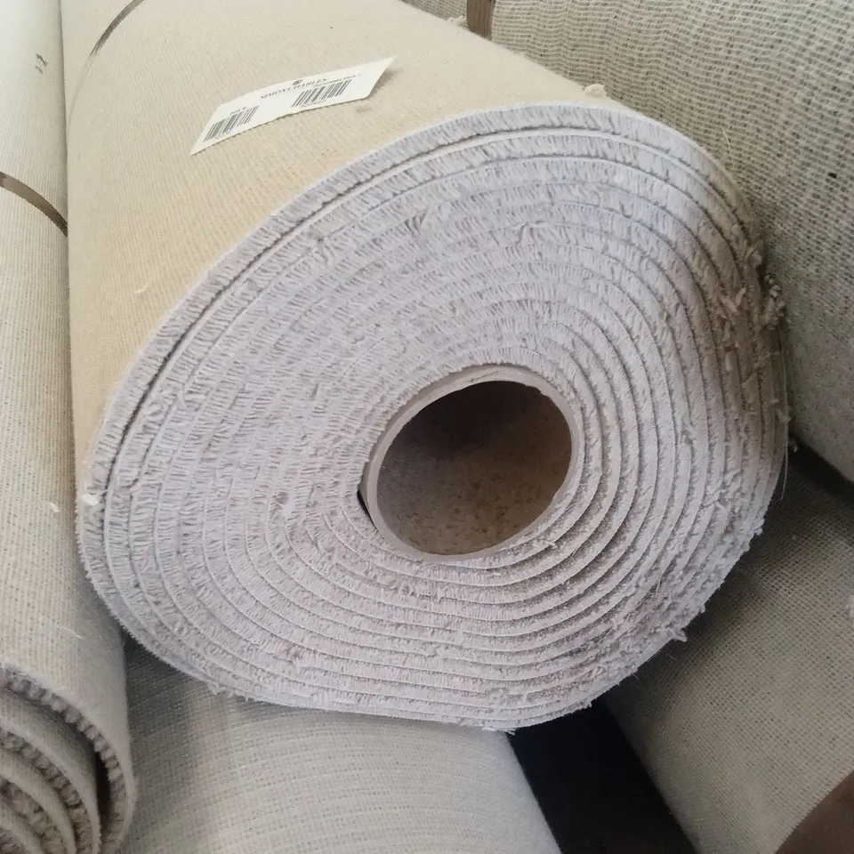 ROLL OF QUALITY LINGDALE ELITE RYELSTONE CARPET // APPROX SIZE: 9.9 x 5m
