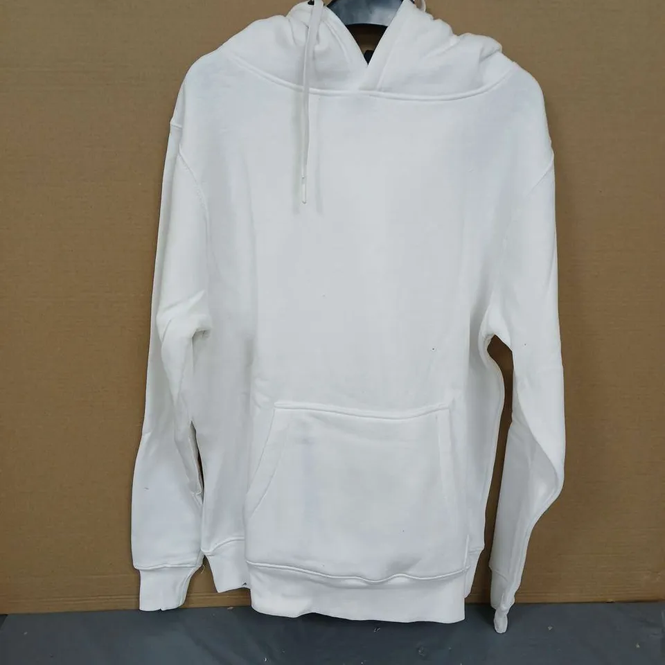 APPROXIMATELY 18 ITEMS OF T SHIRTS AND HOODIES , ALL YOU DON'T WANT THIS LIFE BRAND IN VARIOUS SIZES BLACK AND WHITE .