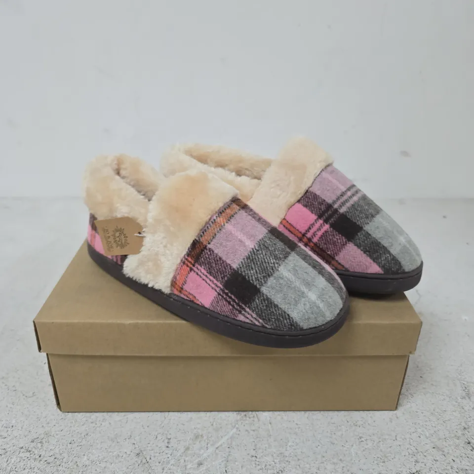 JO & JOE HERITAGE SLIPPERS - WOMEN'S BLUSH PINK PLAID, FAUX FUR LINING, UK 4