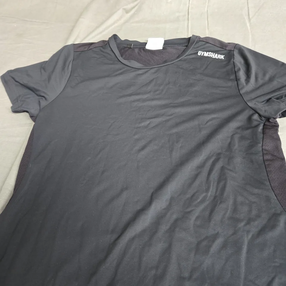 GYMSHARK TRAINING TOP SIZE M