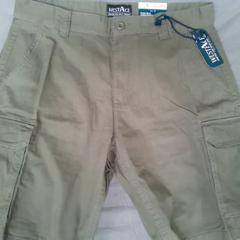 WESTACE CARGO SHORTS IN GREEN SIZE 34