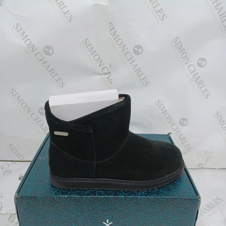 EMU DOFIDA SUDE BOOTS SIZE 5