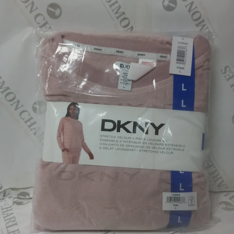 DKNY STRETCH VELOUR 2 PIECE LOUNGE SET PINK LARGE. SEALED 