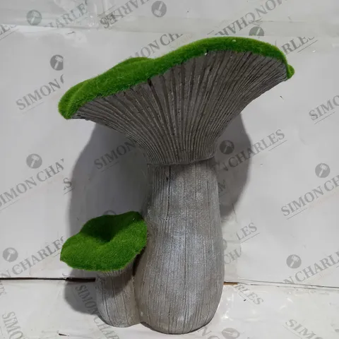 FAUX MOSS MUSHROOM STATUE 