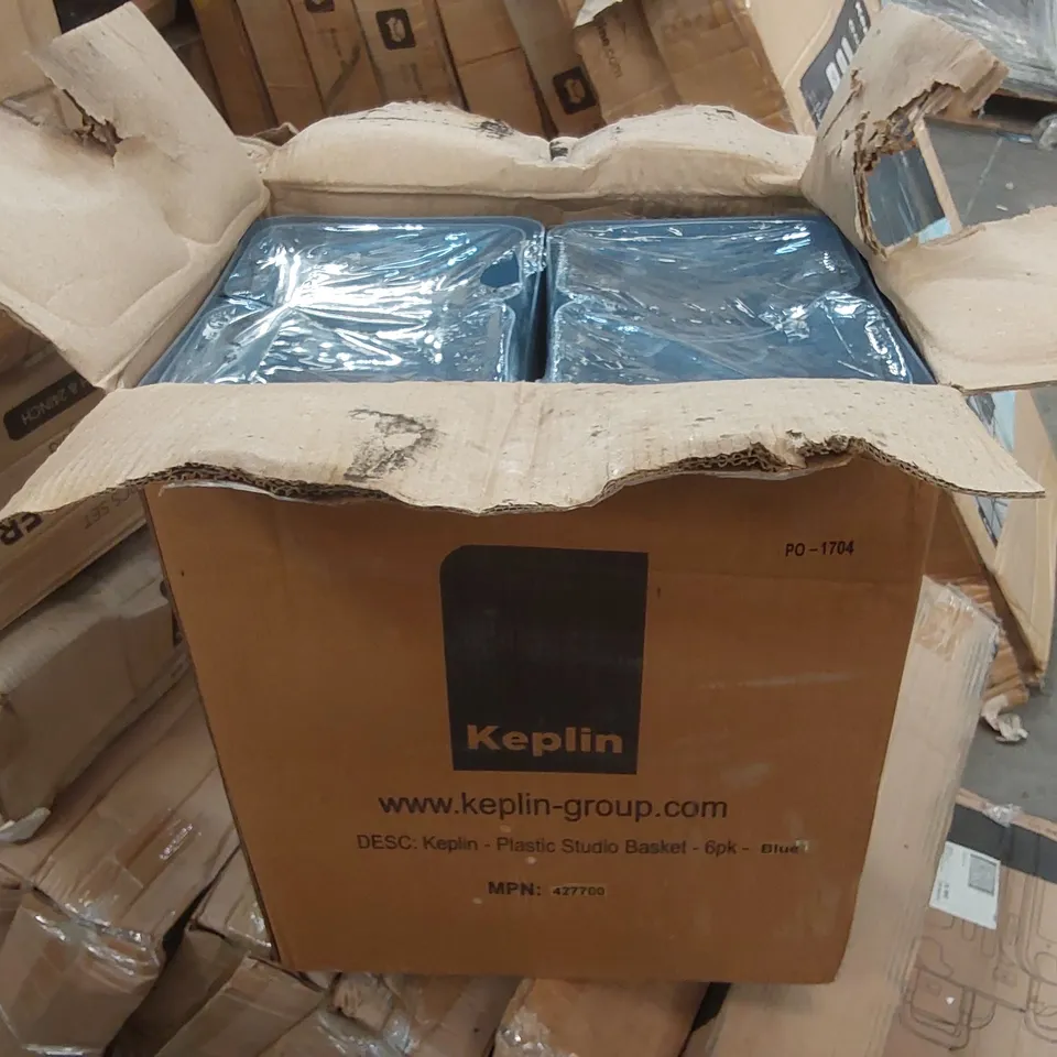 BOX OF APPROXIMATELY 6x 6PCS KEPLIN PLASTIC STUDIO BASKETS