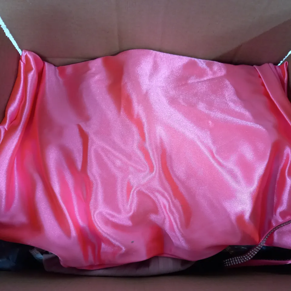 BOX OF 10 ASSORTED CLOTHING ITEMS TO INCLUDE - MIRROR IMAGE 