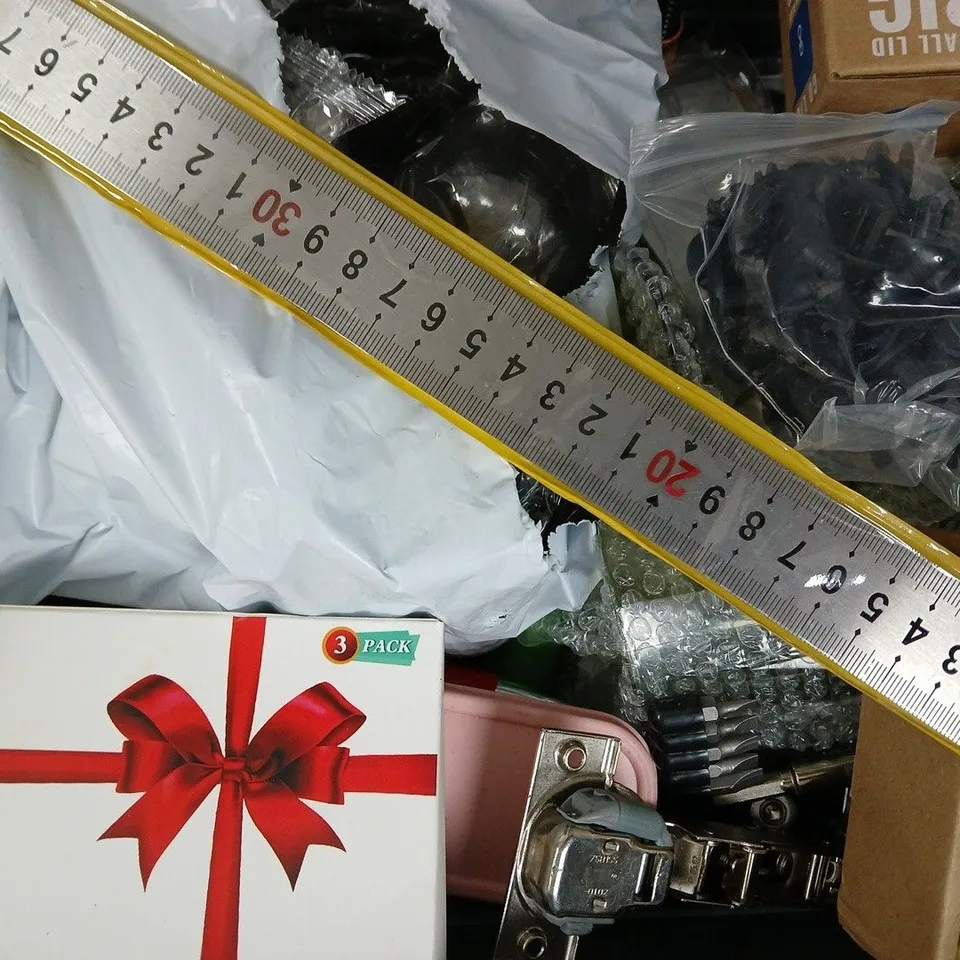 APPROXIMATELY 10 ASSORTED HOUSEHOLD ITEMS TO INCLUDE SHOE SUPER GLUE, GLITTER PENS, ETC