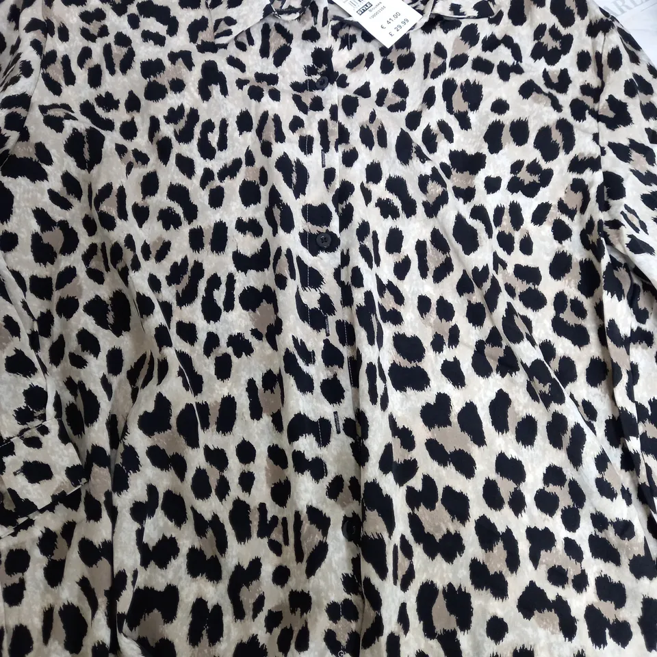 QED LONDON POLY LEO COLOUR OVERSIZED BLOUSE - M/L