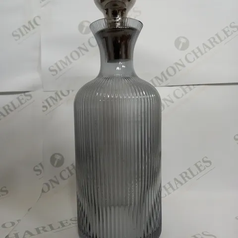 BUNDLE BERRY AMANDA HOLDEN DECANTER 