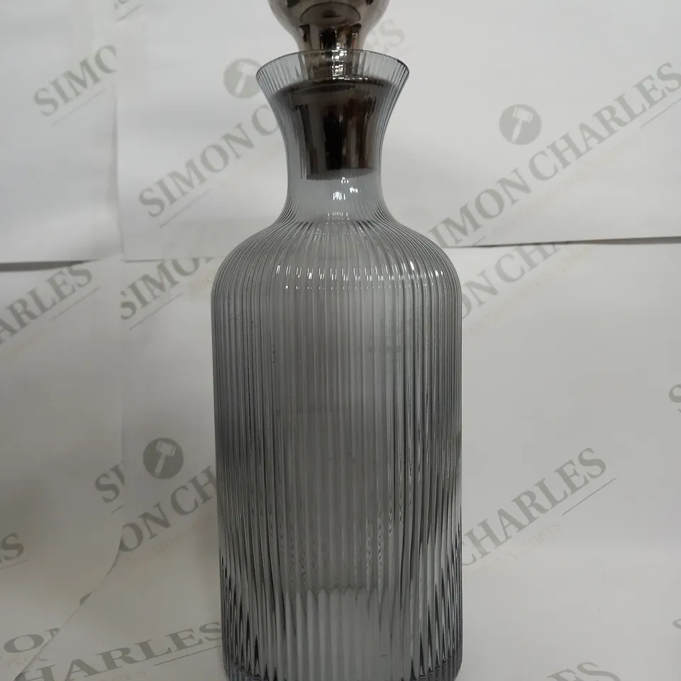 BUNDLE BERRY AMANDA HOLDEN DECANTER 