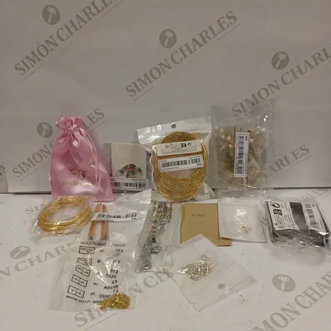 BOX TO CONTAIN APPROX. 10 X ASSORTED ITEMS OF JEWELLERY. INCLUDES BRACELETS, EARRINGS, WATCH ETC. BRANDS VARY
