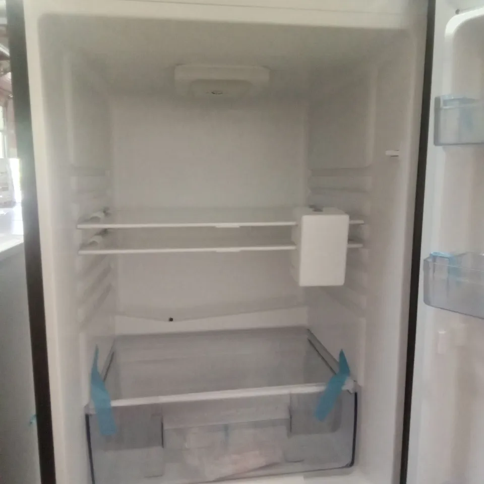 SWAN SR8160 172CM 50/50 FRIDGE FREEZER BLACK  RRP £299.99