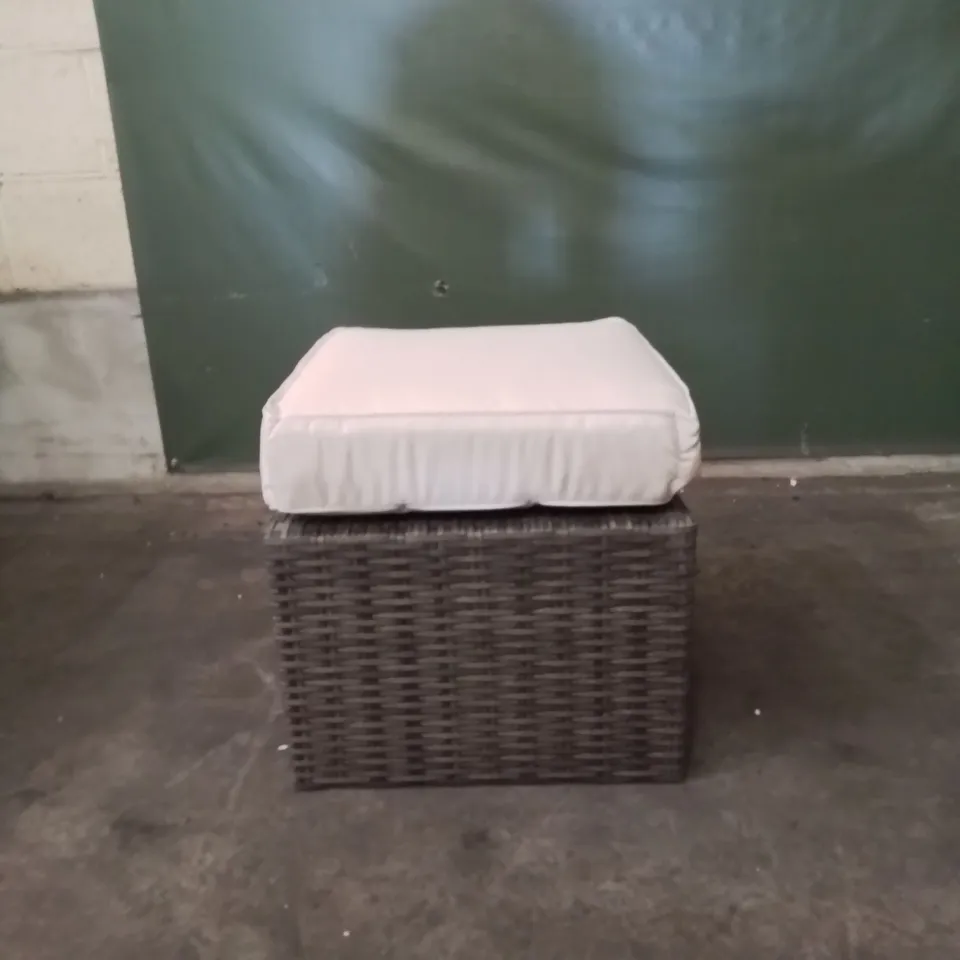 BOXED SQUARE FOOTSTOOL - GREY 