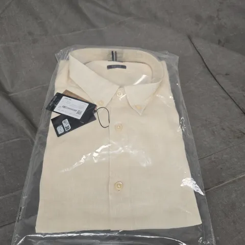 BAGGED HUGO BOSS BUTTONED SHIRT - SIZE L