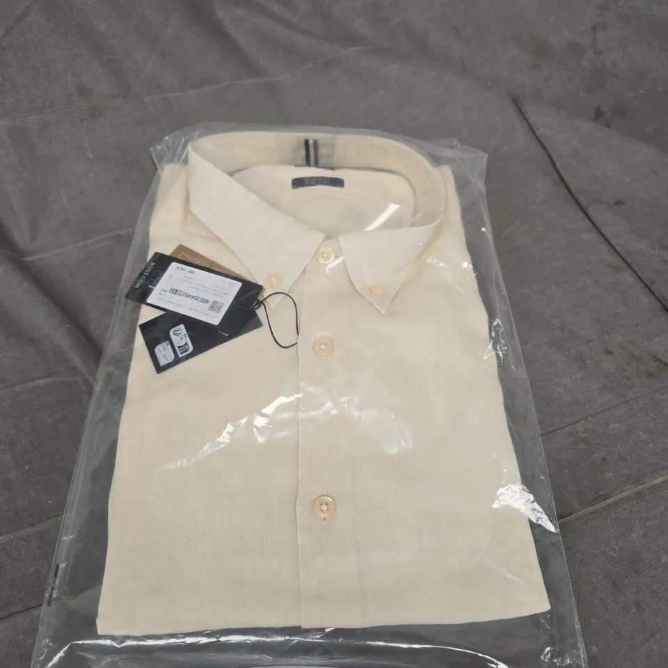BAGGED HUGO BOSS BUTTONED SHIRT - SIZE L