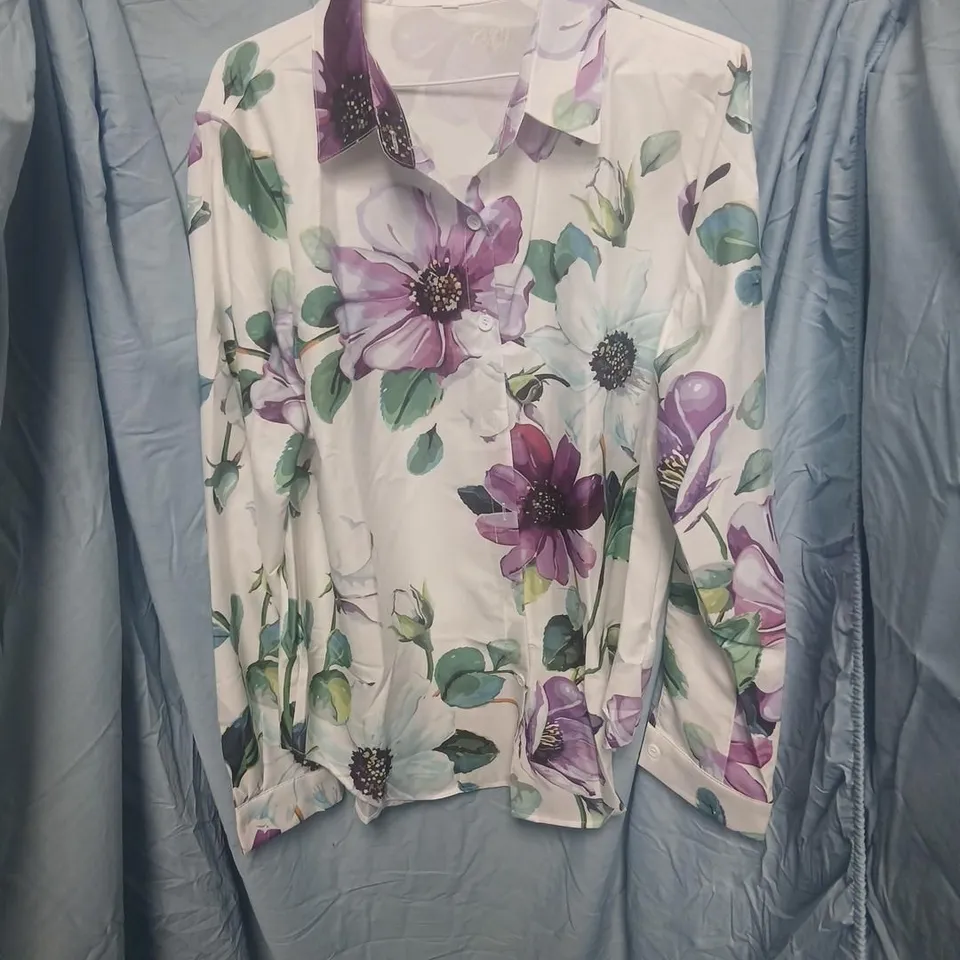 WOMEN'S FLORAL BUTTON-DOWN SHIRT – WHITE WITH PURPLE FLOWERS