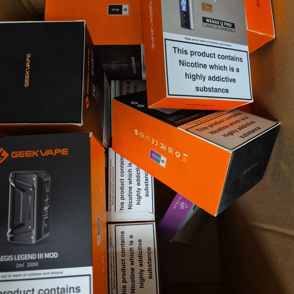 APPROXIMATELY 15 ASSORTED E-CIGARETTE PRODUCTS TO INCLUDE - PIXL, GEEK VAPE, ELF BAR ETC 