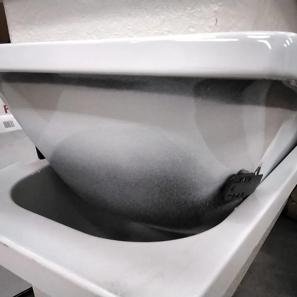 LARGE RECTANGULAR BATHTUB WHITE