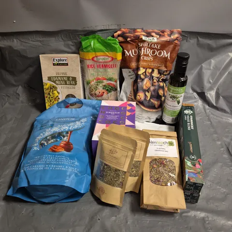 APPROXIMATELY 15 ASSORTED FOOD AND DRINK PRODUCTS TO INCLUDE - SHITAKE MUSHROOM CRISPS - LINDT SALTED CARAMEL - BROWN BEAR COLD BREW COFFEE - ETC