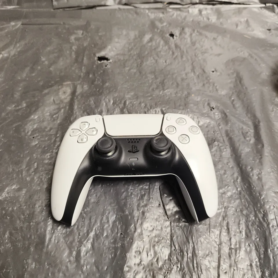 SONY PLAYSTATION 5 DUALSENSE WIRELESS CONTROLLER – WHITE