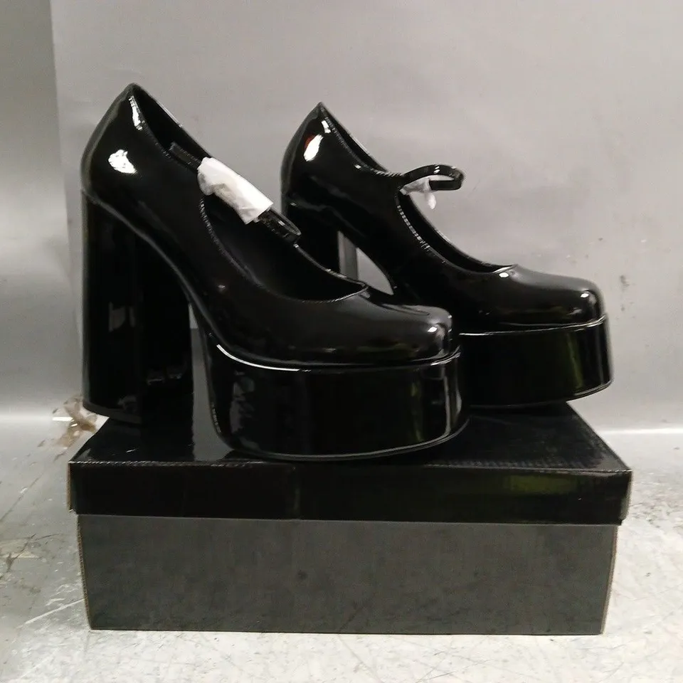 BOXED PAIR OF KOI PLATFORM BLOCK HEELS IN BLACK SIZE UK 7