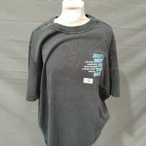 ABERCROMBIE & FITCH JEEP WASHED BLACK T-SHIRT - MEDIUM