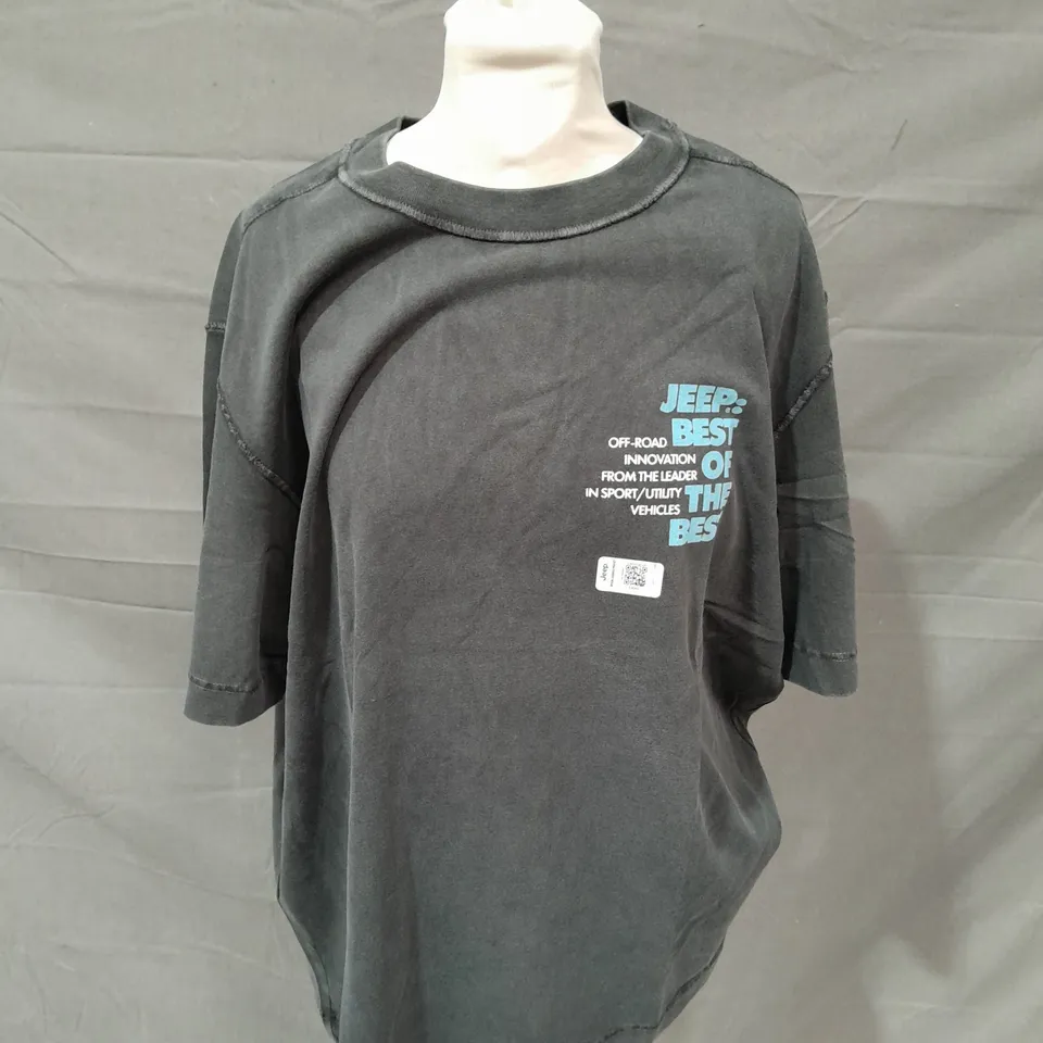 ABERCROMBIE & FITCH JEEP WASHED BLACK T-SHIRT - MEDIUM