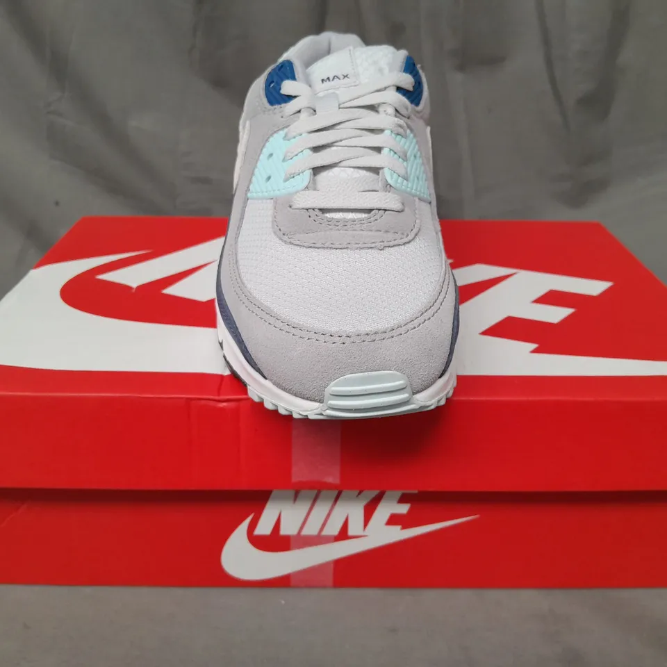 BOXED PAIR OF NIKE AIR MAX 90 SHOES IN PLATINUM WHITE/BLUE UK SIZE 7