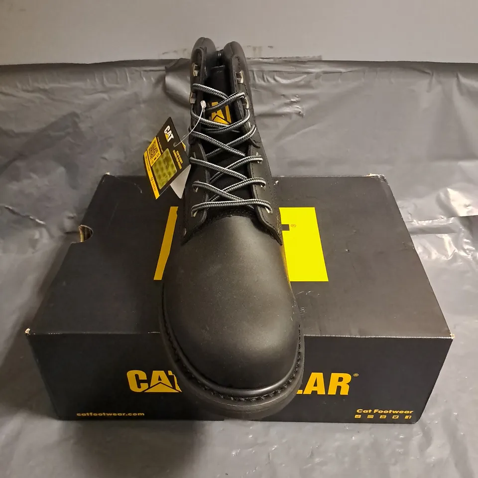 BOXED PAIR OF CAT POWERPLANT BOOTS IN BLACK SIZE MENS UK 9