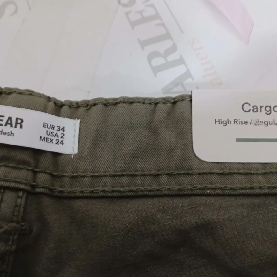PULL & BEAR CARGO PANTS OLIVE SIZE UK 34 REGULAR LEG