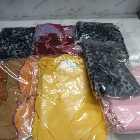 LOT OF 7 ASSORTED BAGGED VINTAGE CLOTHING ITEMS - VARIOUS SIZES