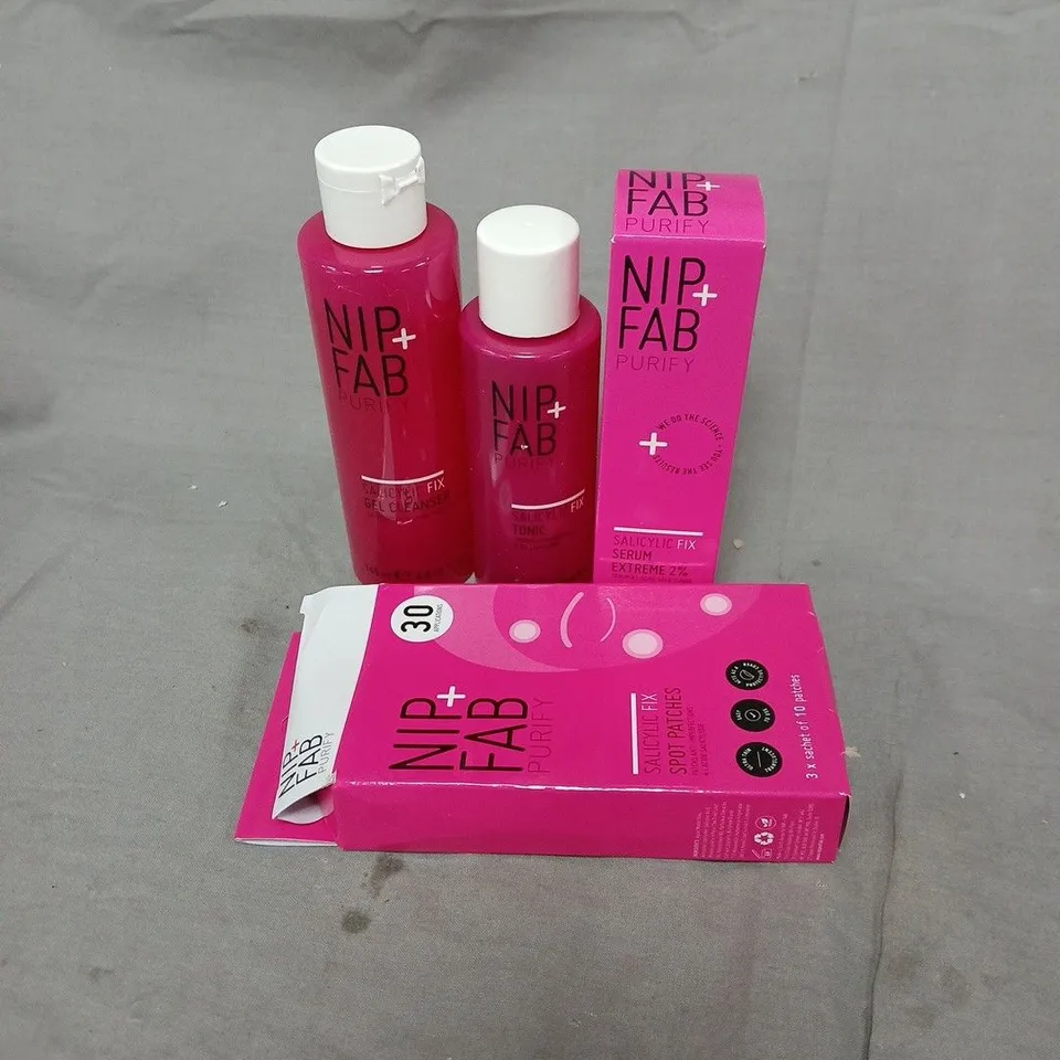 NIP AND FAB GIFT SET IN CLEAR PLASTIC CARRY CASE INCLUDING SPOT PATCHES, FIX TONER ETC